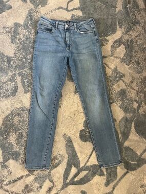 GAP Light-Med Blue Skinny Jeans